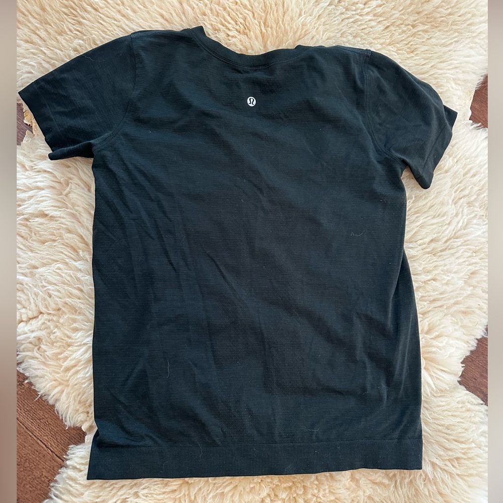 Lululemon top - Picture 2 of 5